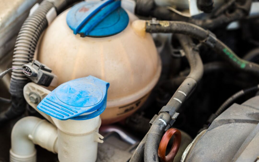 3 Razones por las que tu Auto Pierde Anticongelante (y Cómo Evitar un Daño Catastrófico)
